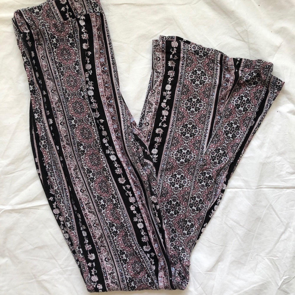 Charlotte Russe  patterned leggings